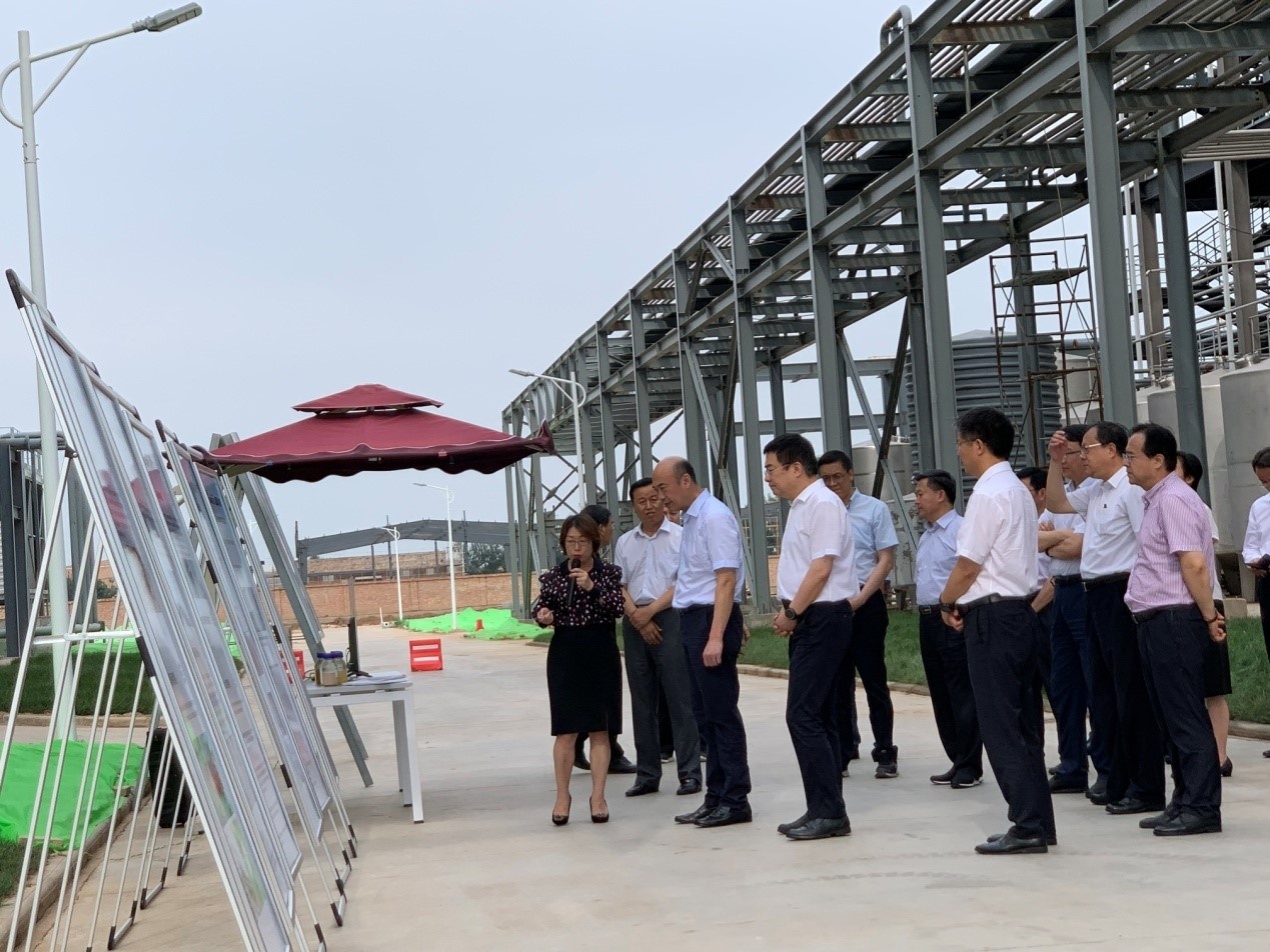劉國(guó)中省長(zhǎng)一行觀摩蒲城藍(lán)曉科技建設(shè)項(xiàng)目
