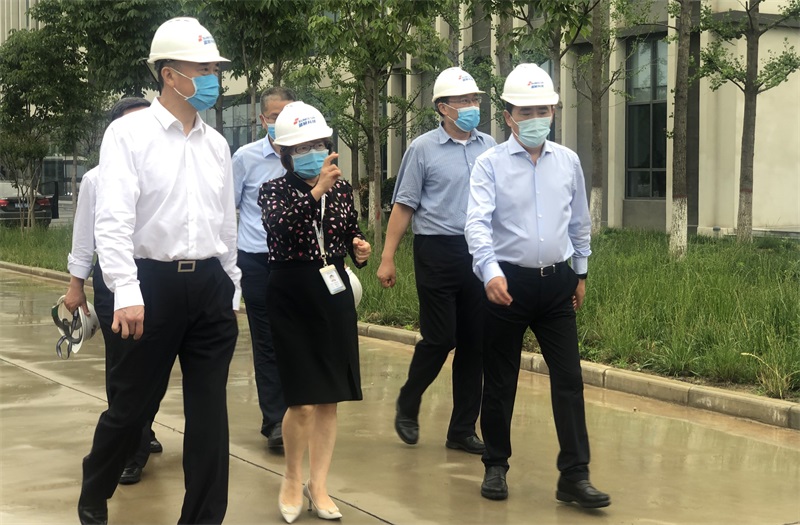 陜西省省長劉國中、西安市市長李明遠一行調(diào)研高陵藍曉產(chǎn)業(yè)園